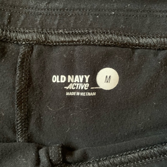 Old Navy Yoga Pant (M) - Picture 4 of 6